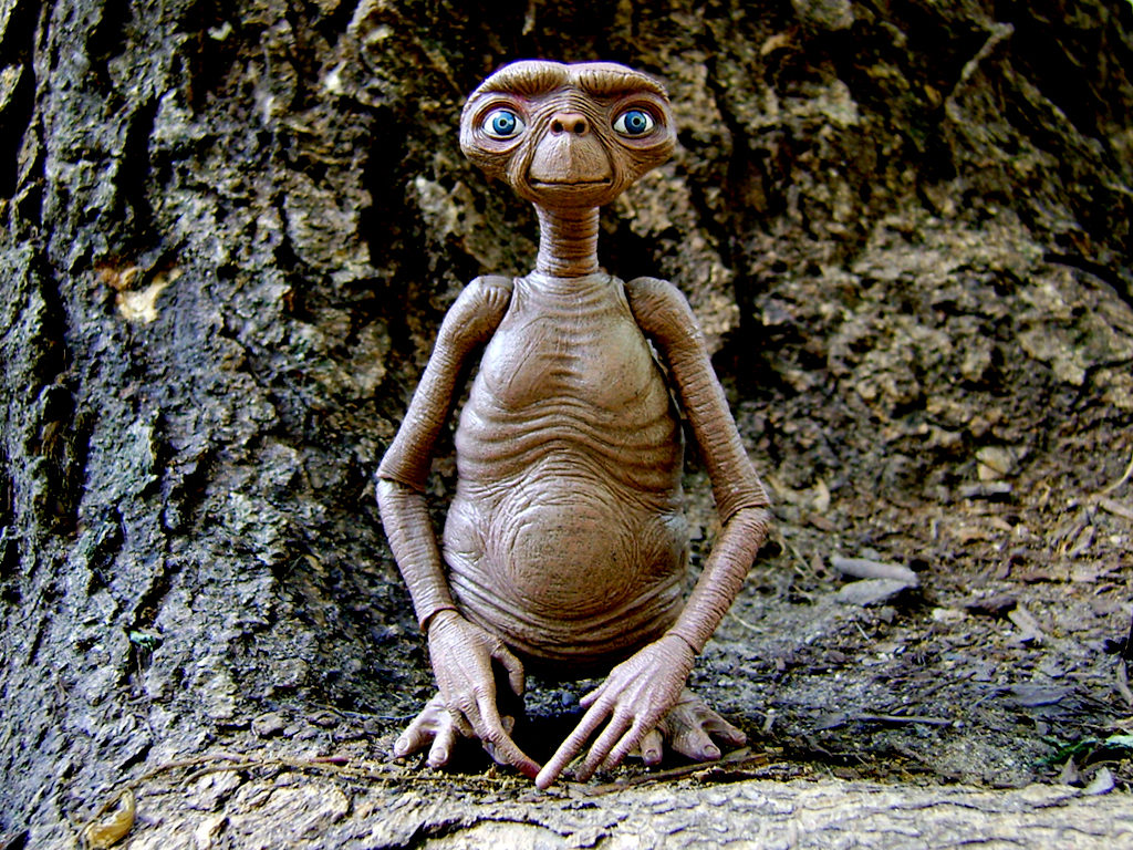 Toy Review: Galactic Friend E.T.